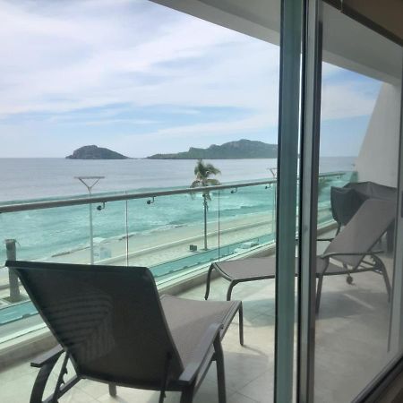 מזטלן Hermoso Y Moderno Departamento Frente Al Malecon Con Preciosa Vista Al Mar מראה חיצוני תמונה